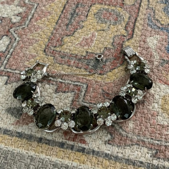 Vintage Juliana DeLizza Elster D&E Peridot Olive Clear Glass Rhinestone Bracelet - Picture 5 of 9